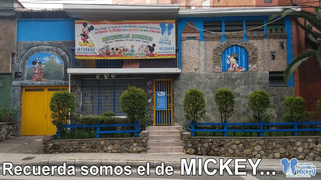 Fachada del Centro Educativo El Castillo de Mickey